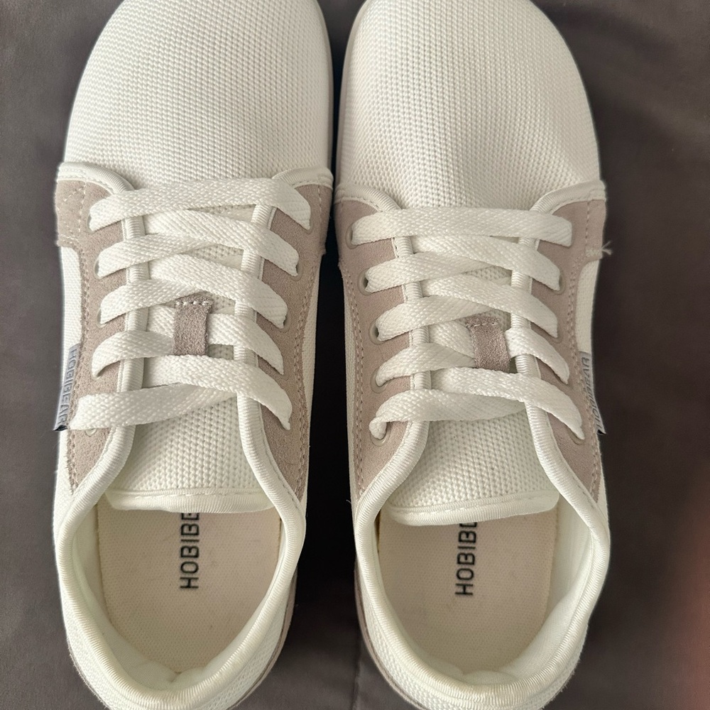 Hobibear Barefoot White and Tan Sneakers